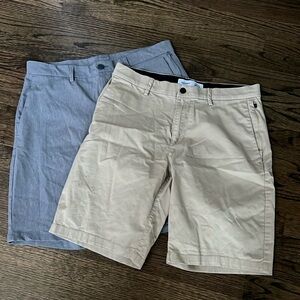 Old Navy Active Go-Dry men’s shorts size 33, lot of 2